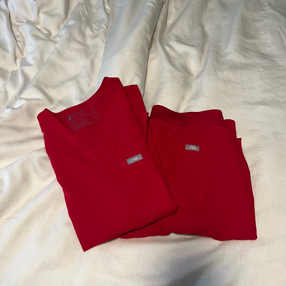 Figs XS winning red set